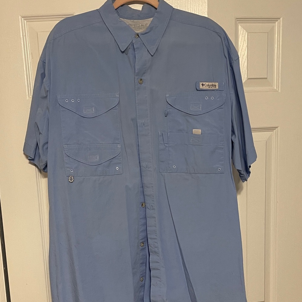 Columbia Men's Light Blue Casual Button Down Shirt